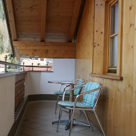 Romantica פונדס