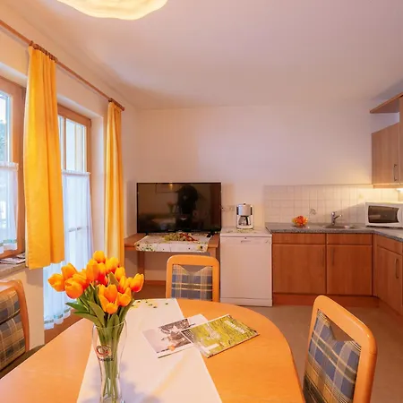 Romantica פונדס